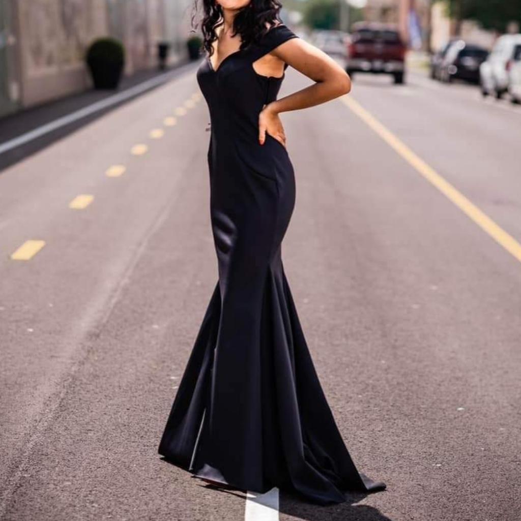 Black Gown Size 4